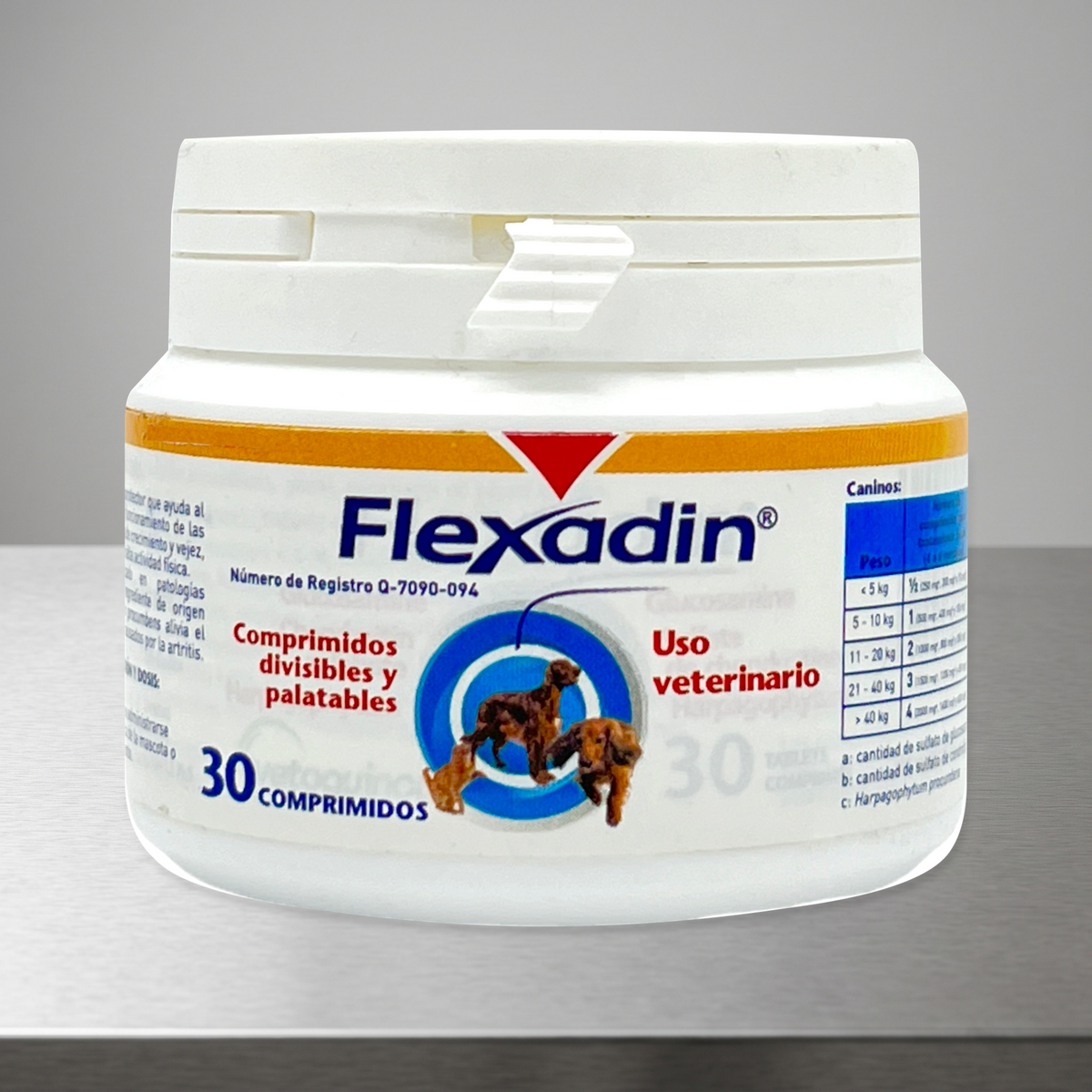 Flexadin Vetoquinol 30 comprimidos — un frasco completo del paquete de 4 sobre mesa neutra