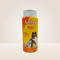 Lassy Shampoo Neutro 350 ml Fragancia Baby — frasco completo en contexto de cuidado y estudio
